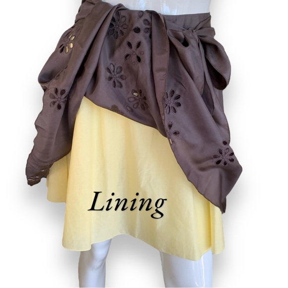 TARA JARMON SILK WITH YELLOW ACCENT EMBROIDERED MINI SKIRT. WOMEN’S SIZE MEDIUM - Picture 5 of 7